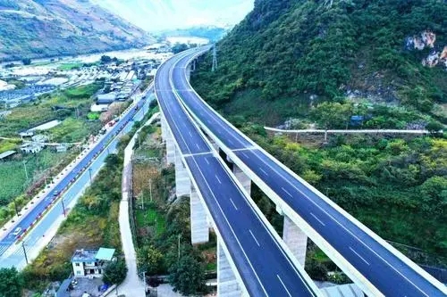 云南保滬高速公路